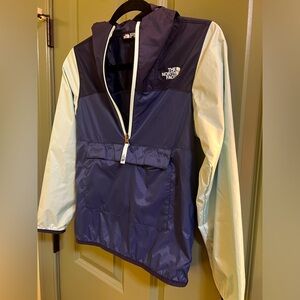 North Face Windbreaker! Boys size 10! Shades of blue! Back to school!